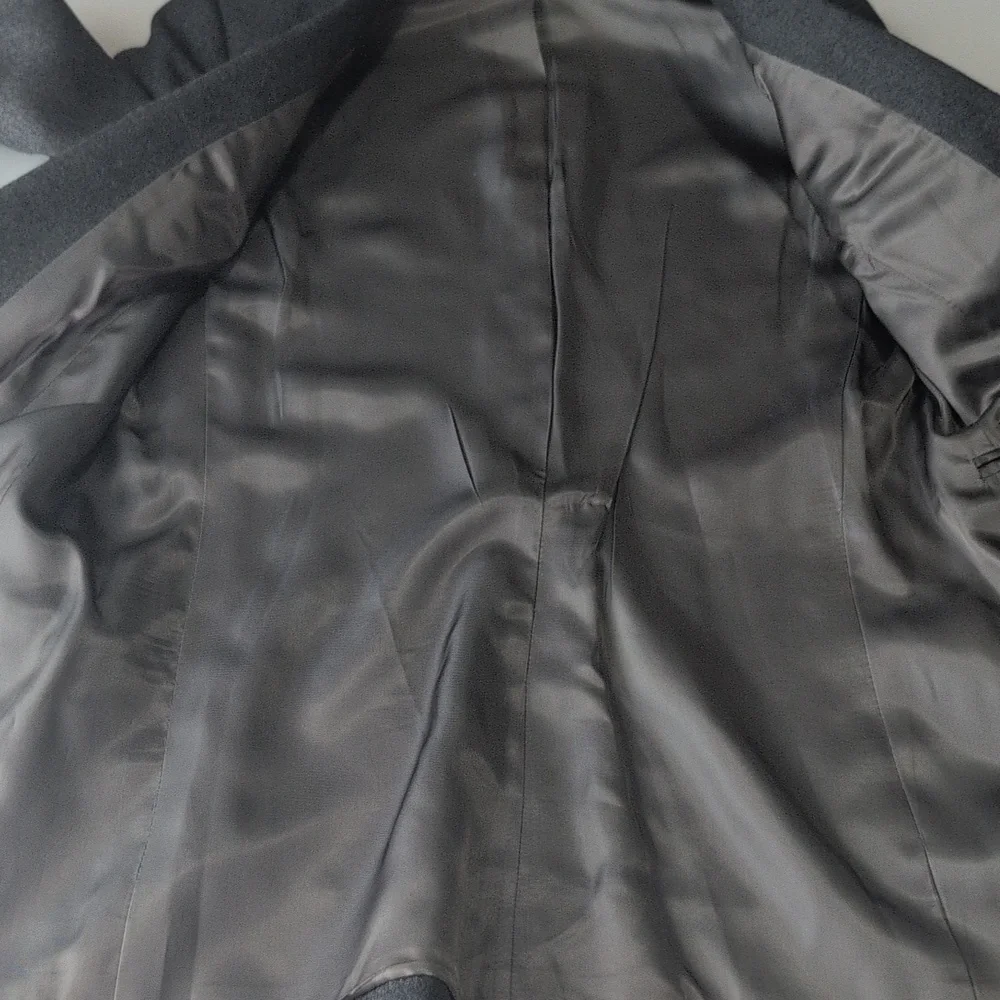 100% Wool Jos.A.Bank Blazer In Excellent Condition !